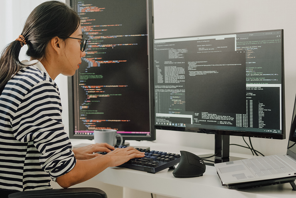 Data Scientist vs Data Analyst vs AI Engineer
